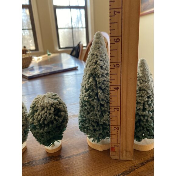 Dept 56 Trees Set Of 8 Vintage-Inspired Miniature Bottle Brush Trees With Wooden - Picture 4 of 7